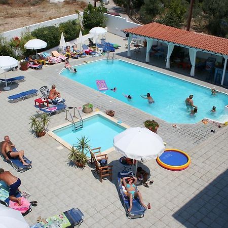 Helios Hotel Ajía Marína Kültér fotó