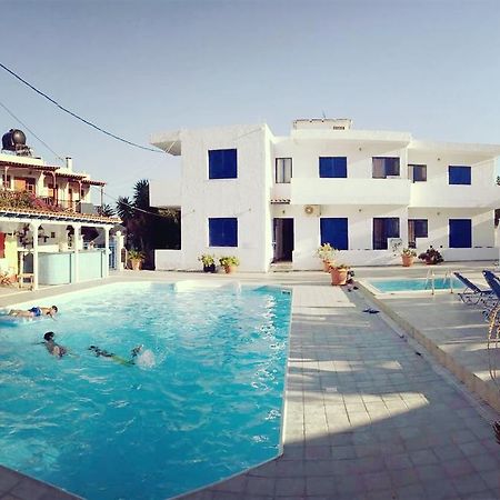 Helios Hotel Ajía Marína Kültér fotó