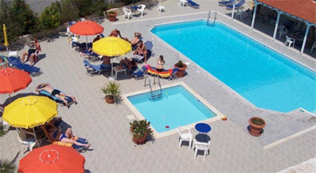 Helios Hotel Ajía Marína Kültér fotó