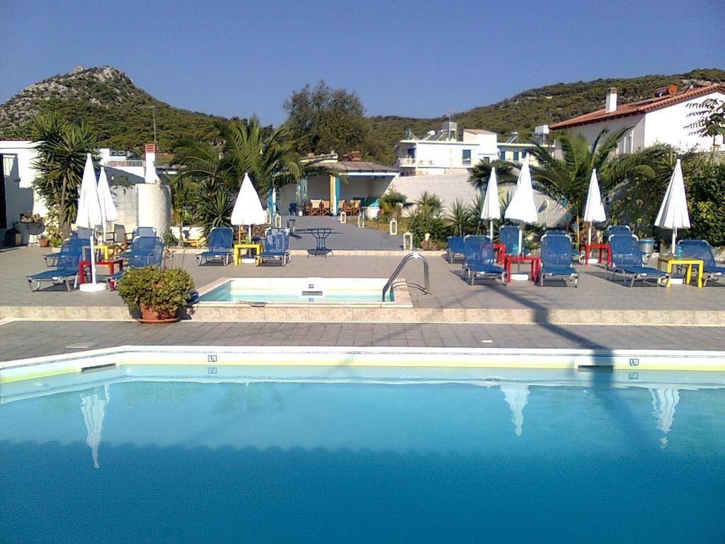Helios Hotel Ajía Marína Kültér fotó